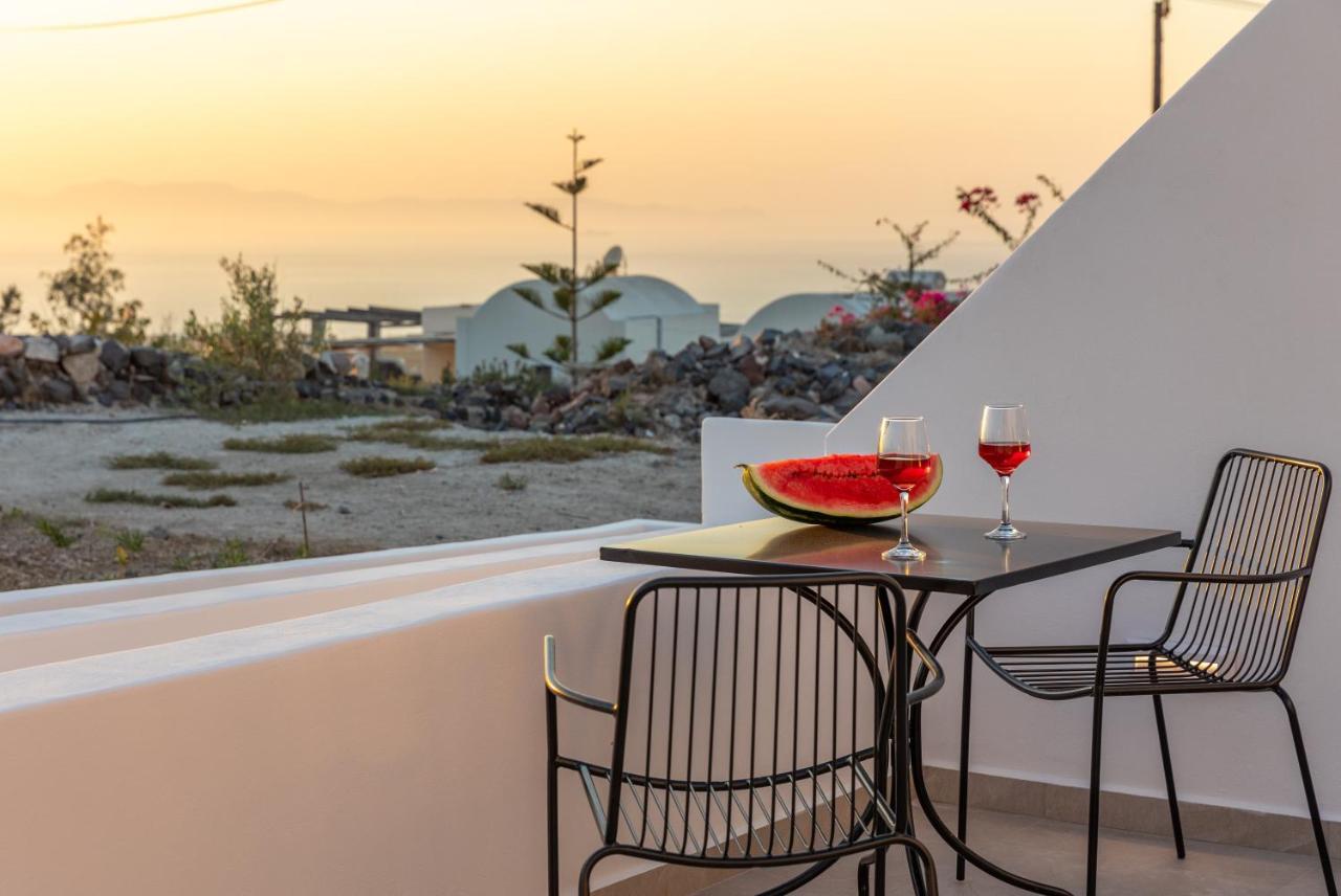 Theophrasti Suites Foinikia  ภายนอก รูปภาพ