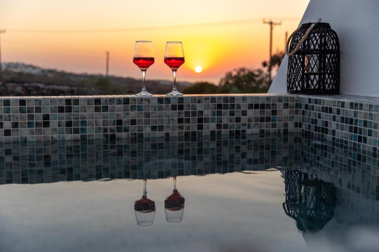 Theophrasti Suites Foinikia  ภายนอก รูปภาพ