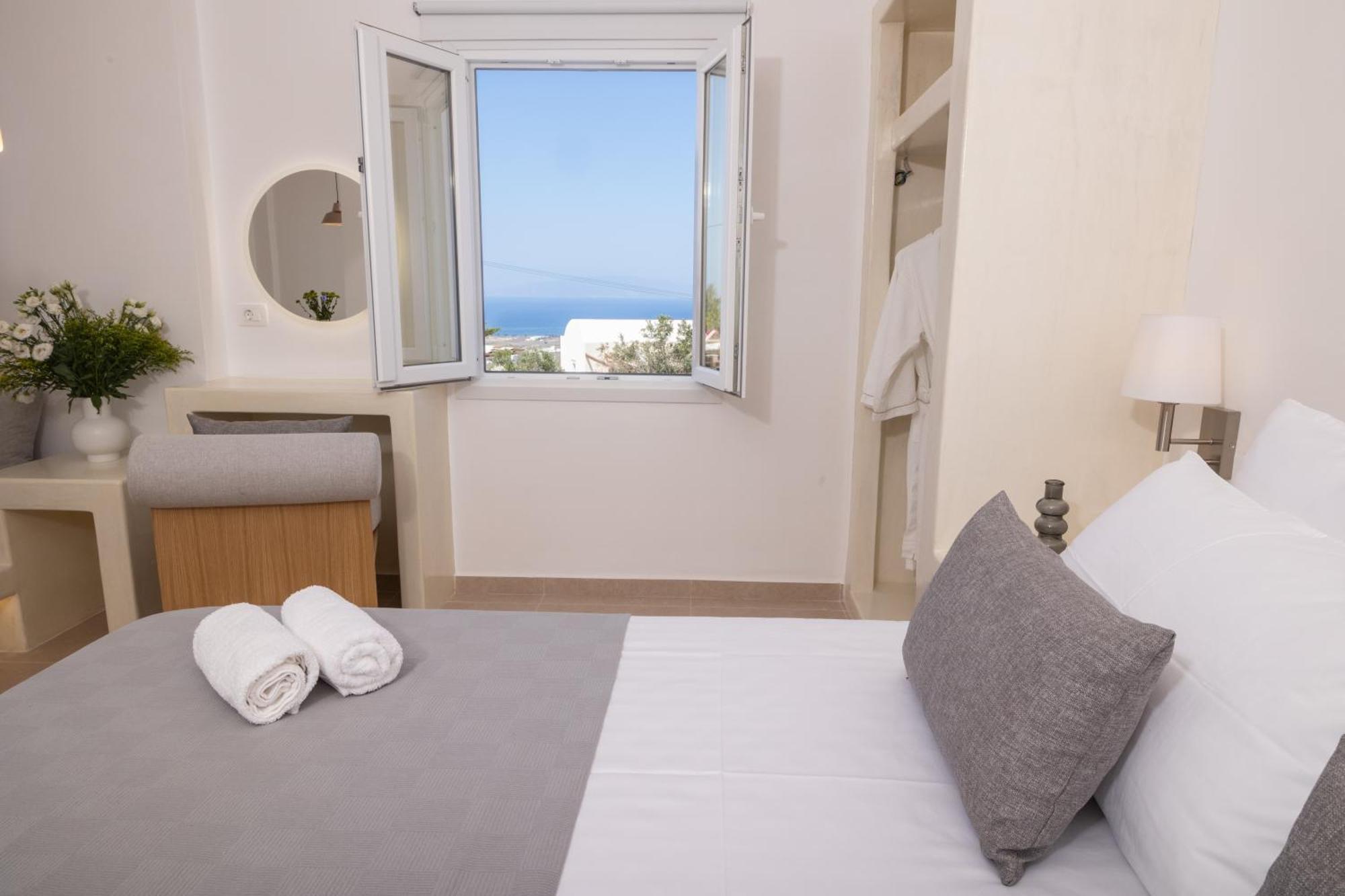 Theophrasti Suites Foinikia  ภายนอก รูปภาพ