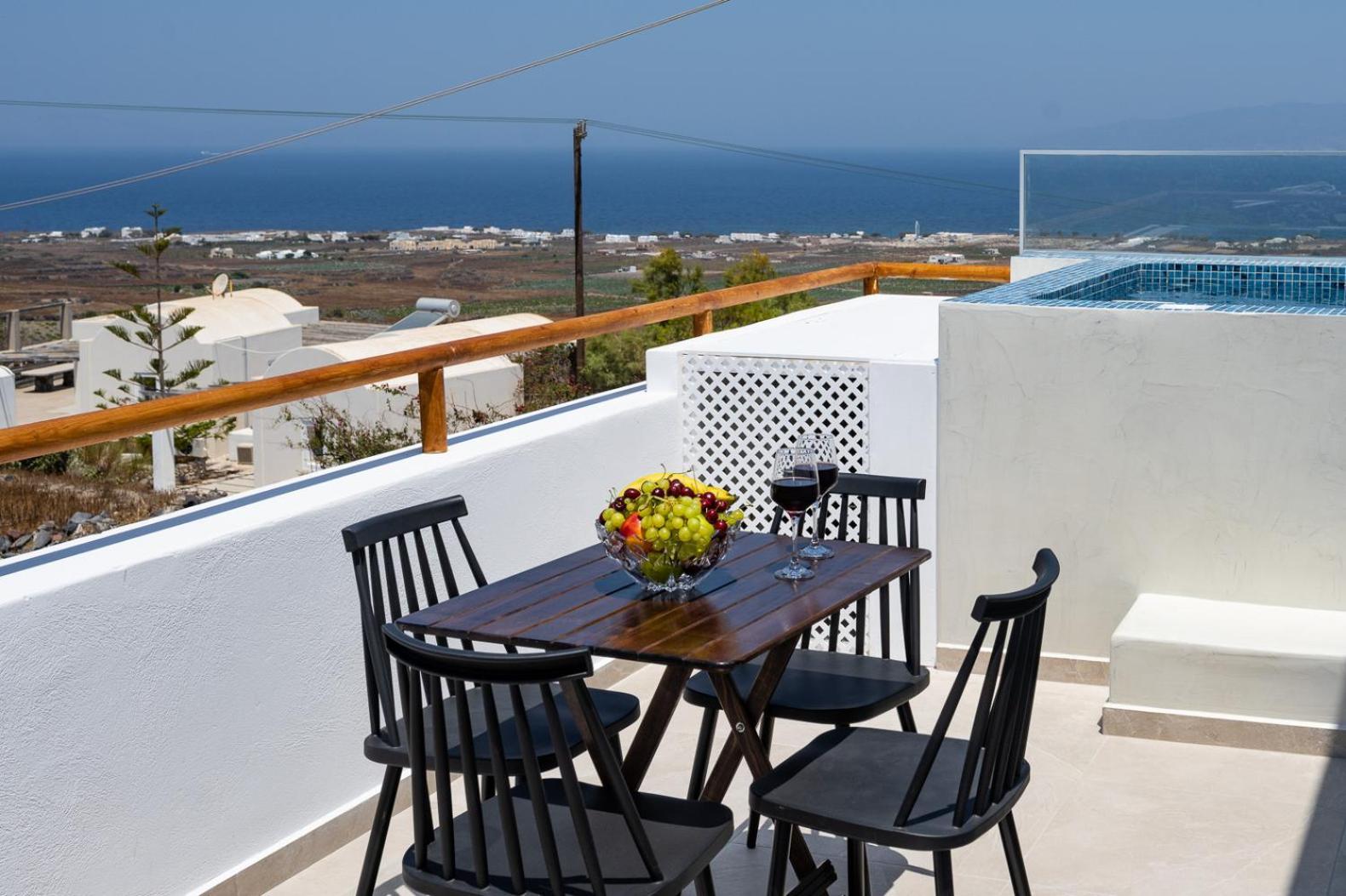 Theophrasti Suites Foinikia  ภายนอก รูปภาพ